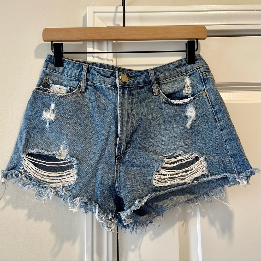 Articles of Society Distressed Cutoff Denim Medium Blue Shorts Women’s Size 27